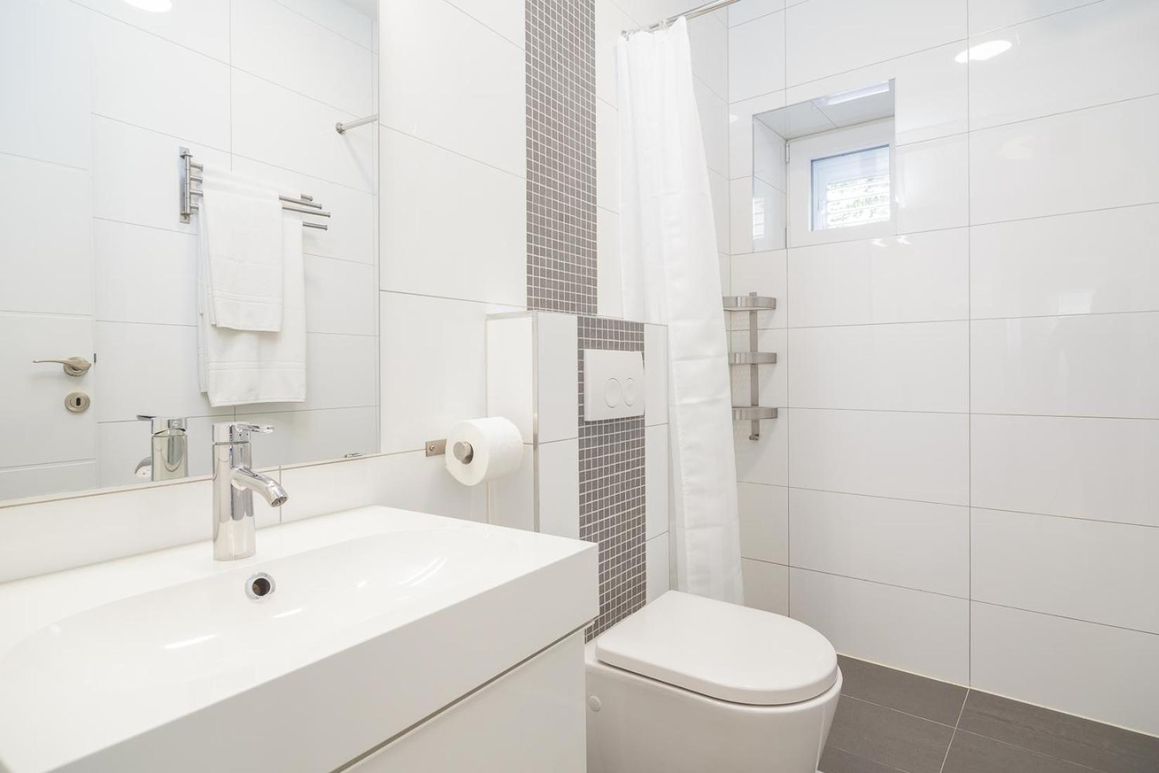 Holiday Home Aspalathos - With Free Parking, Near The Beach, A Few Minutes' Walking Distance To The Unesco Palace Split Exteriör bild