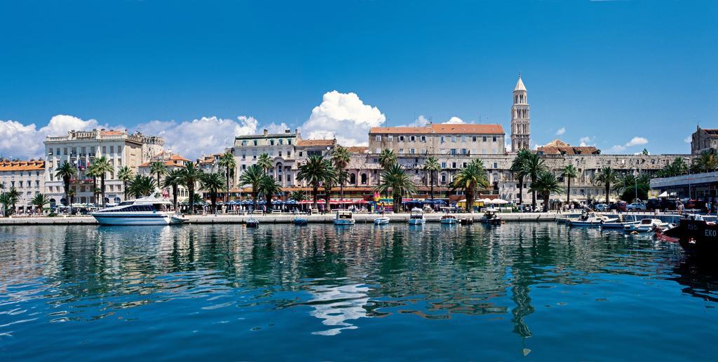 Holiday Home Aspalathos - With Free Parking, Near The Beach, A Few Minutes' Walking Distance To The Unesco Palace Split Rum bild