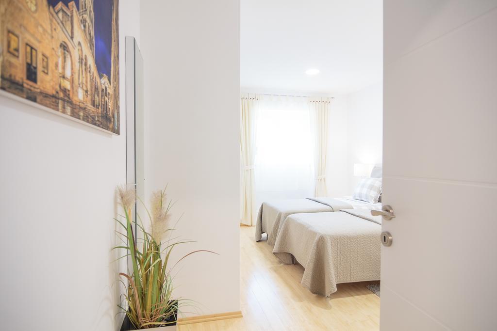 Holiday Home Aspalathos - With Free Parking, Near The Beach, A Few Minutes' Walking Distance To The Unesco Palace Split Exteriör bild