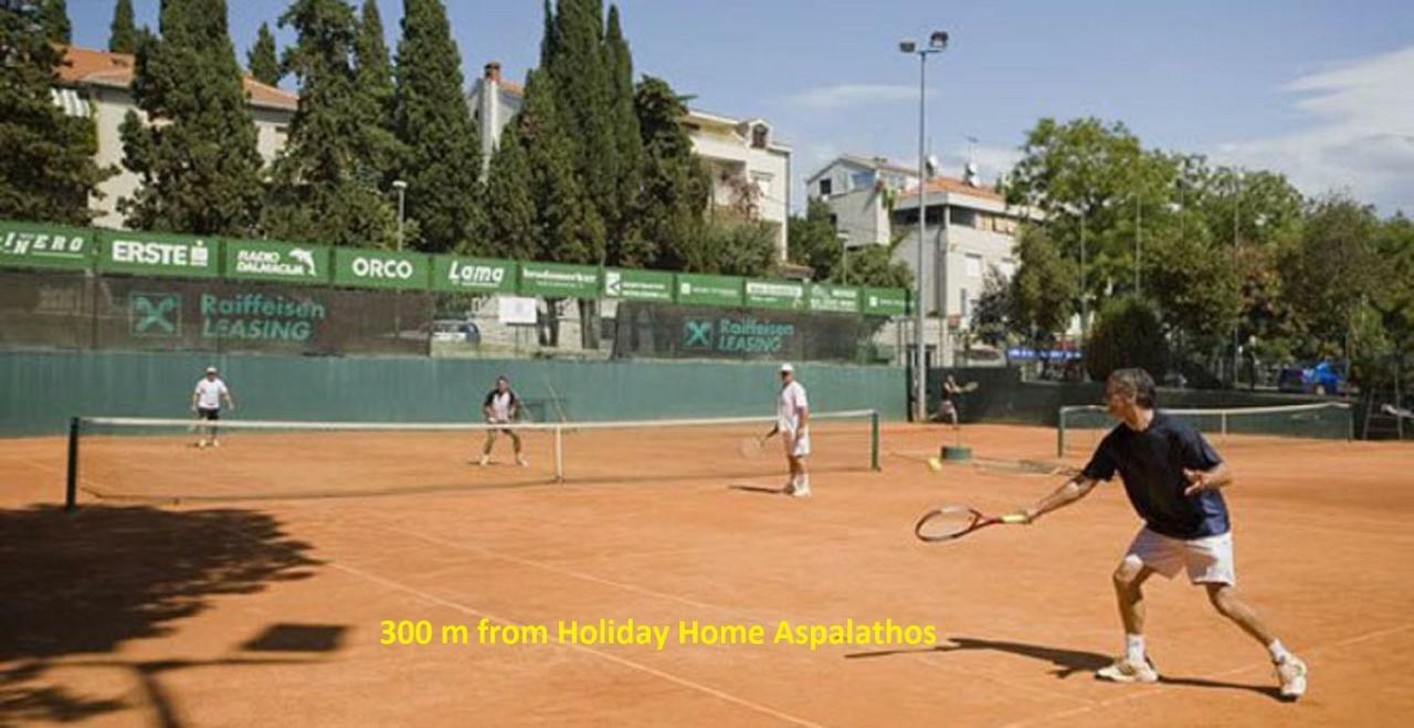 Holiday Home Aspalathos - With Free Parking, Near The Beach, A Few Minutes' Walking Distance To The Unesco Palace Split Exteriör bild
