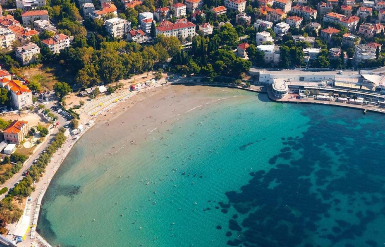 Holiday Home Aspalathos - With Free Parking, Near The Beach, A Few Minutes' Walking Distance To The Unesco Palace Split Exteriör bild
